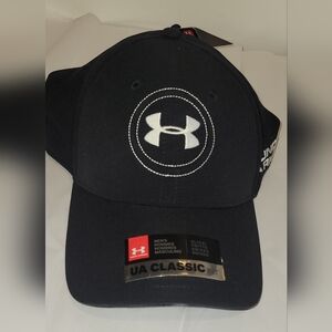 Under Armour Black Classic UA Cap with White Logo Xl.